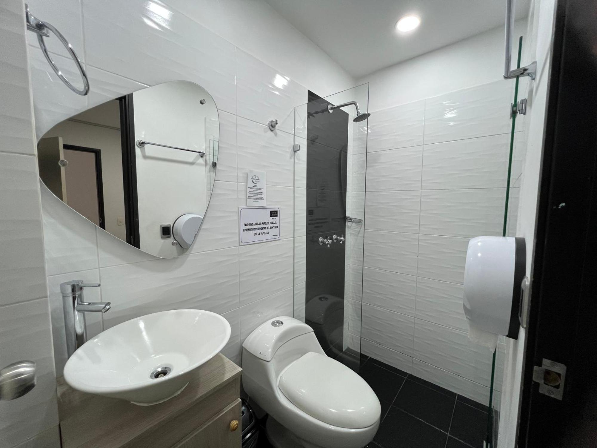 Hotel Jardin De Laureles Jeps 3*